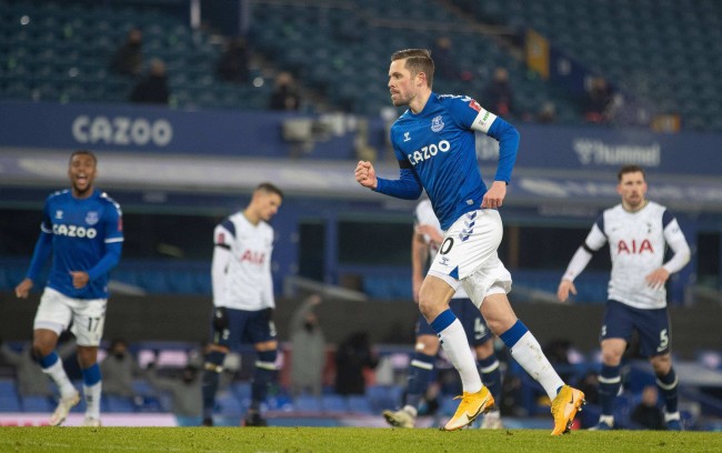 尤洛与母亲 尤洛与母亲